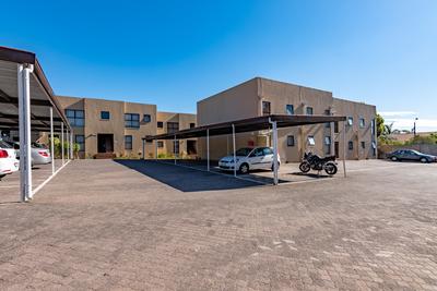 Apartment / Flat For Sale in Oakdale, Bellville